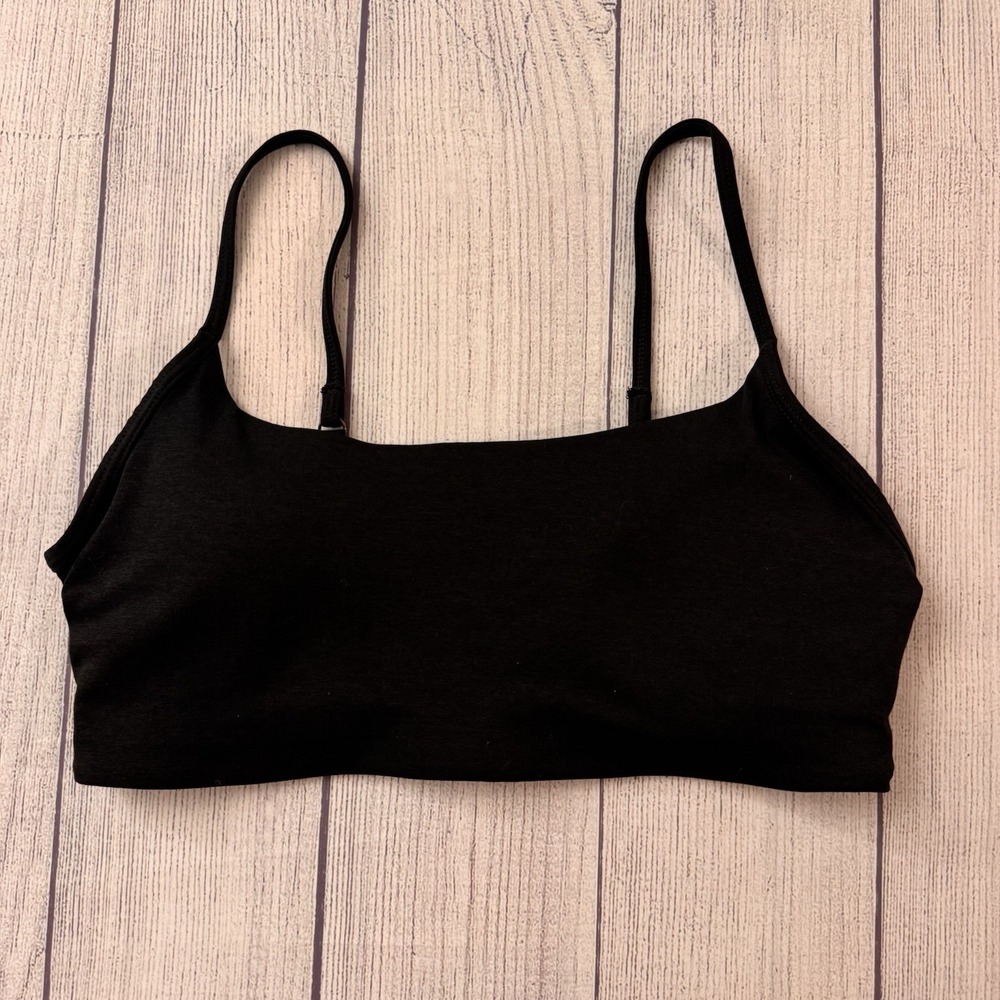 Vuori Women's Daily Sports Bra Black Adjustable Straps Removable Pads Size M